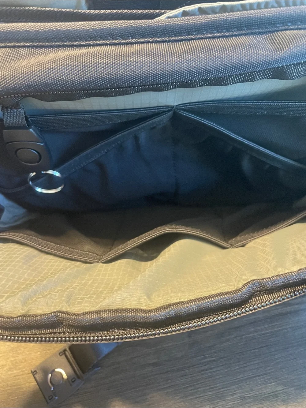 Alpaka Men's Messenger Bag with Top Handle and Wide Shoulder Strap